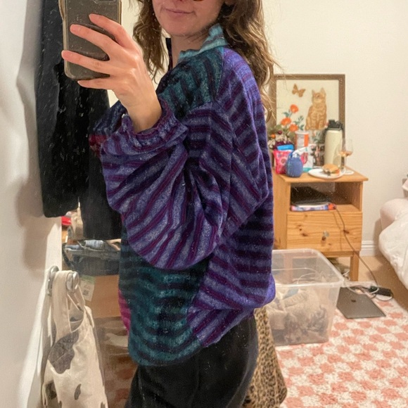 Lightweight psychedelic color block sweater OS - Picture 7 of 7